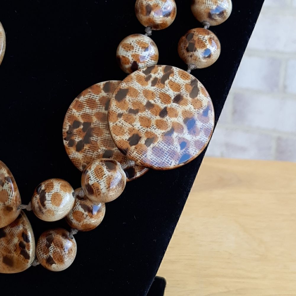 Long brown necklace - Picture 2 of 4
